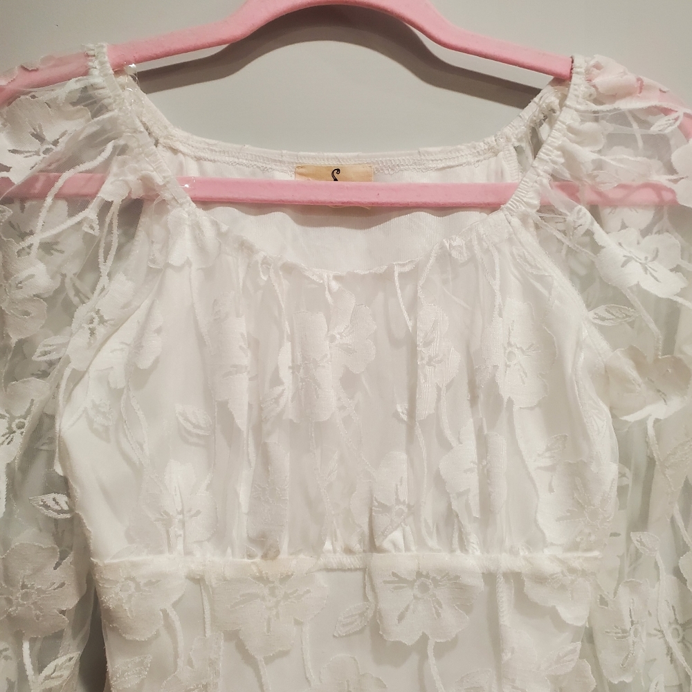 Ember Gorgeous White Lace Top - Picture 4 of 7